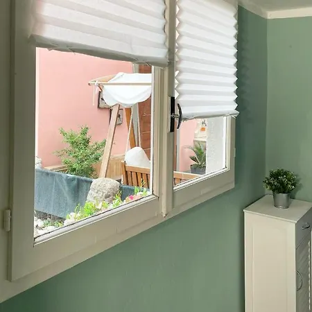 House View With Garage Appartamento