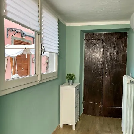 House View With Garage Appartamento